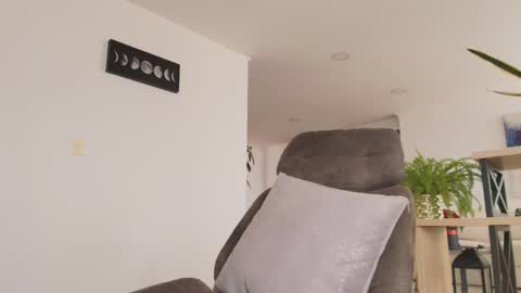 ANDREW WEST online show from February 19, 4:03 pm