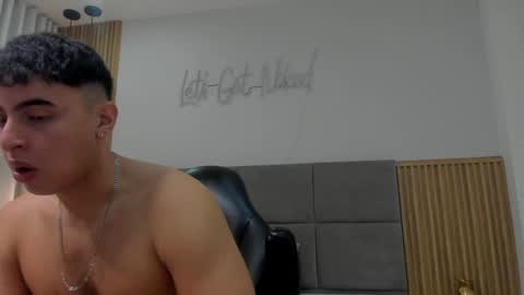 Snapshot of andrewlamar77 chatting on December 4, 12:47 pm Andrewlamar21 online show from December 4, 12:47 pm
