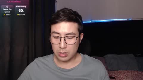 andrewmhilton_ online show from January 19, 6:37 am