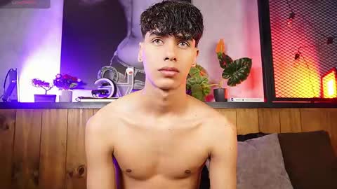 AndreWortix online show from June 4, 1:22 am