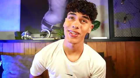 AndreWortix online show from April 26, 3:37 am