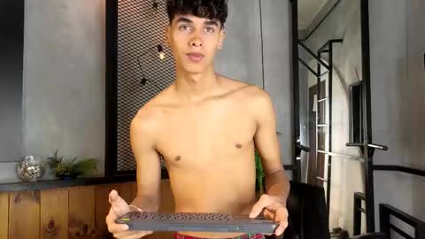 AndreWortix online show from March 10, 4:29 am