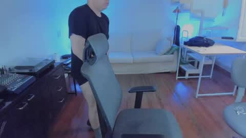 Andrew online show from November 3, 10:41 am