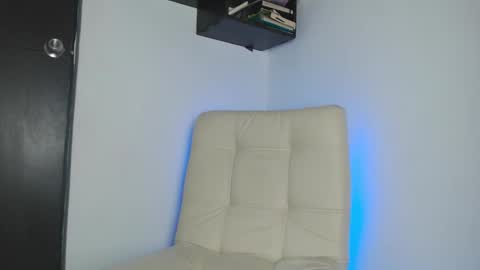Snapshot of andy_collins__ chatting on September 21, 3:01 pm andy_collins__ online show from September 21, 3:01 pm