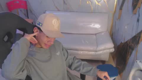 Snapshot of andy_dan1 chatting on October 18, 2:44 pm andy_dan1 online show from October 18, 2:44 pm