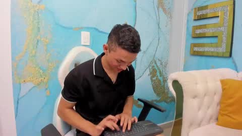 Snapshot of andy_dior18 chatting on February 7, 1:36 am ANDY online show from February 7, 1:36 am