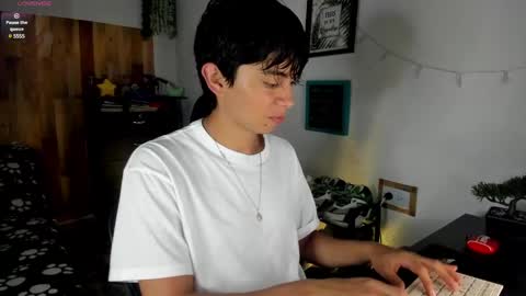 Snapshot of andy_guez_11 chatting on January 28, 10:56 am andy_guez_11 online show from January 28, 10:56 am