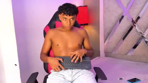 andy online show from October 10, 4:50 am