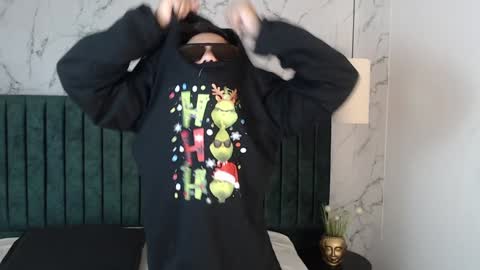 Snapshot of andyjoy_ chatting on December 19, 11:50 am Andy Joy online show from December 19, 11:50 am