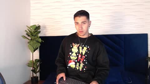 Snapshot of andyjoy_ chatting on December 22, 11:33 am Andy Joy online show from December 22, 11:33 am