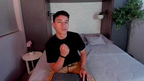 Snapshot of andyjoy_ chatting on February 10, 11:04 am Andy Joy online show from February 10, 11:04 am