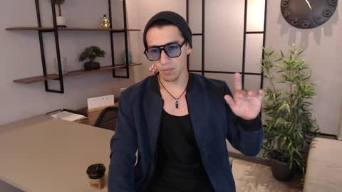 Snapshot of andyjoy_ chatting on December 18, 12:07 pm Andy Joy online show from December 18, 12:07 pm
