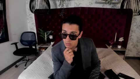Andy Joy  online show from May 31, 11:54 am