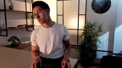 Snapshot of andyjoy_ chatting on September 9, 1:43 pm Andy Joy online show from September 9, 1:43 pm