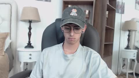 andyxibrat online show from April 23, 7:27 pm