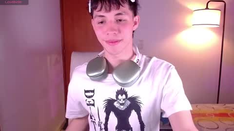Snapshot of angel_bless19 chatting on February 6, 8:02 pm Angel help me with 100 thumbs up online show from February 6, 8:02 pm