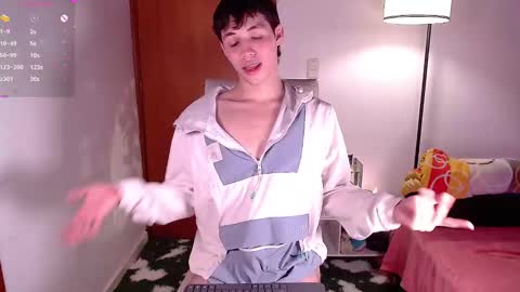 Snapshot of angel_bless19 chatting on December 20, 12:52 am Angel help me with 100 thumbs up online show from December 20, 12:52 am