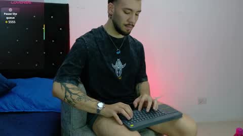 angel_kyrozz online show from April 8, 7:11 pm