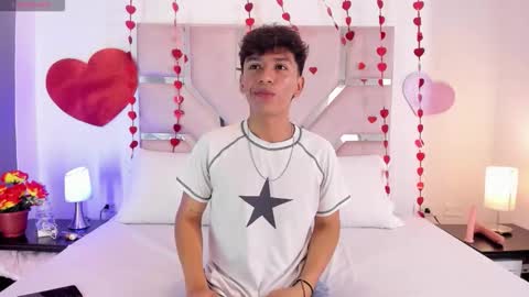 Angel online show from February 25, 7:15 pm