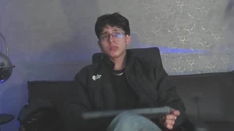 angel_scott2 online show from March 7, 11:41 am