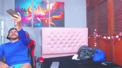 Angel And Cris online show from September 20, 1:00 pm