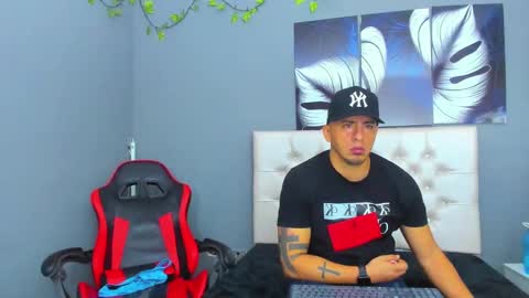 Angel And Cris online show from September 26, 1:42 pm