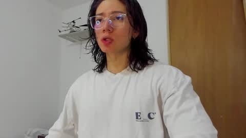 Angel Bennet online show from February 9, 3:00 am