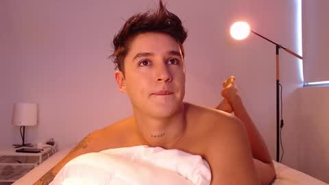 Angel online show from November 7, 8:01 pm