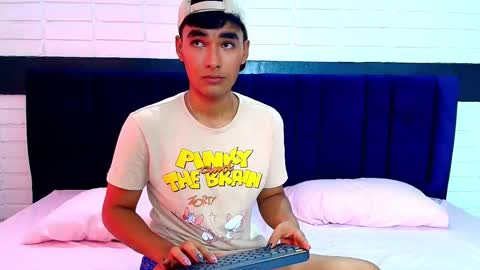 AngelduzZzt online show from October 17, 2:43 pm