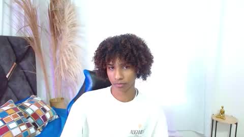 Angel online show from November 10, 8:25 pm