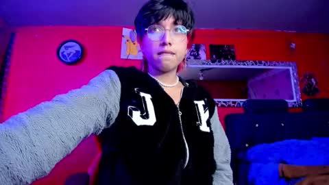 Angel  online show from March 4, 6:15 am