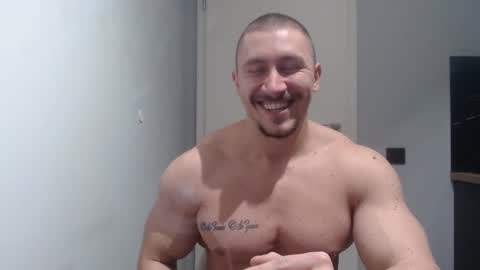 Snapshot of angelofit chatting on February 25, 6:09 pm ------- SEX SHOW WITH GUYS AND GIRLS MUSCLE SHOW online show from February 25, 6:09 pm