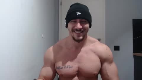 Snapshot of angelofit chatting on January 16, 7:10 pm ------- SEX SHOW WITH GUYS AND GIRLS MUSCLE SHOW online show from January 16, 7:10 pm