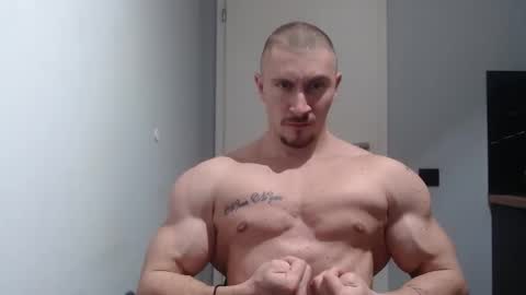 Snapshot of angelofit chatting on February 17, 8:04 pm ------- SEX SHOW WITH GUYS AND GIRLS MUSCLE SHOW online show from February 17, 8:04 pm