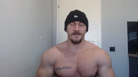 Snapshot of angelofit chatting on January 18, 10:39 am ------- SEX SHOW WITH GUYS AND GIRLS MUSCLE SHOW online show from January 18, 10:39 am