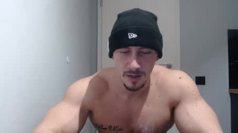 Snapshot of angelofit chatting on February 1, 4:44 pm ------- SEX SHOW WITH GUYS AND GIRLS MUSCLE SHOW online show from February 1, 4:44 pm