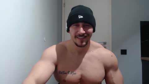 Snapshot of angelofit chatting on February 13, 8:24 pm ------- SEX SHOW WITH GUYS AND GIRLS MUSCLE SHOW online show from February 13, 8:24 pm
