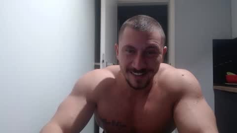  ------- SEX SHOW WITH GUYS AND GIRLS  MUSCLE SHOW online show from November 15, 8:55 pm