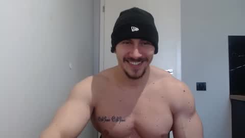 Snapshot of angelofit chatting on February 11, 9:20 am ------- SEX SHOW WITH GUYS AND GIRLS MUSCLE SHOW online show from February 11, 9:20 am
