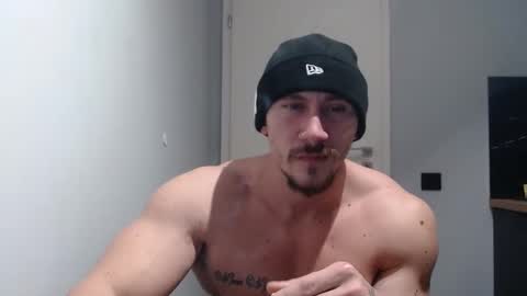 Snapshot of angelofit chatting on January 8, 7:45 pm ------- SEX SHOW WITH GUYS AND GIRLS MUSCLE SHOW online show from January 8, 7:45 pm