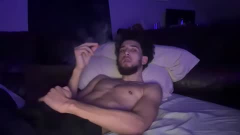 ant0ni0_20 online show from December 2, 12:25 am