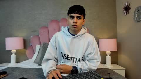 AnthonyRiverss online show from March 12, 11:42 am