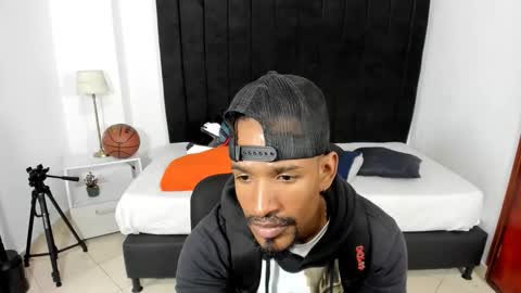 Snapshot of anthoy_wayans chatting on October 1, 12:58 am online show from October 1, 12:58 am