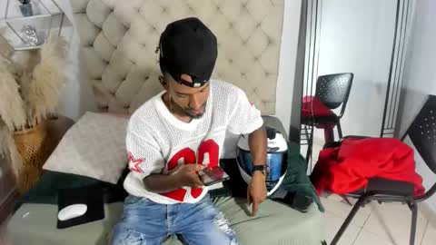 Snapshot of anthoy_wayans chatting on September 25, 11:57 pm online show from September 25, 11:57 pm