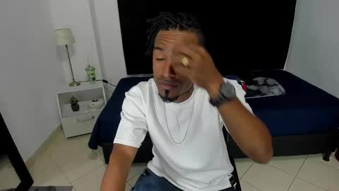 Snapshot of anthoy_wayans chatting on December 14, 8:40 pm online show from December 14, 8:40 pm