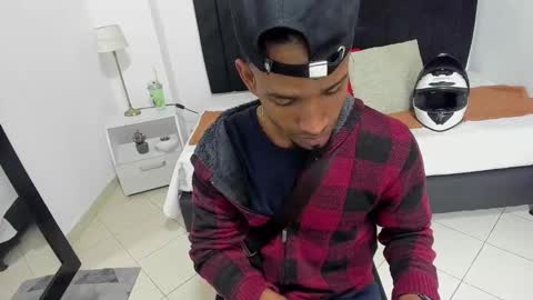 Snapshot of anthoy_wayans chatting on December 13, 1:04 am online show from December 13, 1:04 am