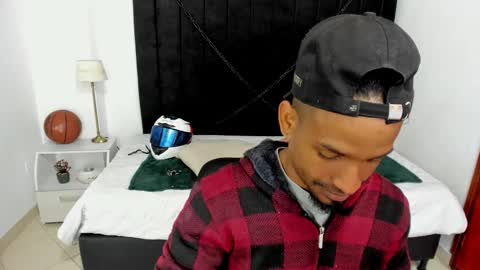 Snapshot of anthoy_wayans chatting on October 15, 12:18 am online show from October 15, 12:18 am