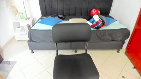 Snapshot of anthoy_wayans chatting on February 15, 8:34 pm online show from February 15, 8:34 pm