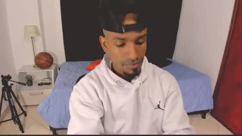Snapshot of anthoy_wayans chatting on October 11, 12:36 am online show from October 11, 12:36 am