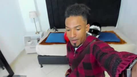 Snapshot of anthoy_wayans chatting on February 15, 12:27 am online show from February 15, 12:27 am